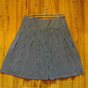 Banana Republic skirt ~~size 8